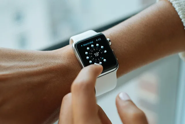 smart watch, apple, wrist, wristwatch, watch, apple watch, gadget, digital, weather, technology, style, fashion, smart, mobile, display, screen, touch, touch screen, application, app, device, electronic, interface, modern, wireless, clock, mobility, time, multimedia, social, design, internet, wear, hand, smart watch, watch, watch, watch, watch, watch, apple watch, clock, clock, time, time, time. Så jämför du företagsabonnemang för mobil och bredband